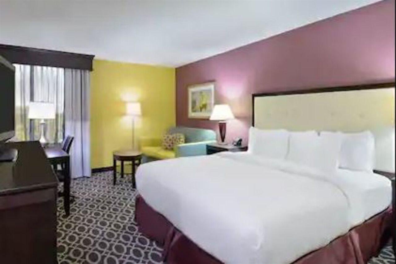 Doubletree By Hilton Richmond - Midlothian Hotel Екстериор снимка