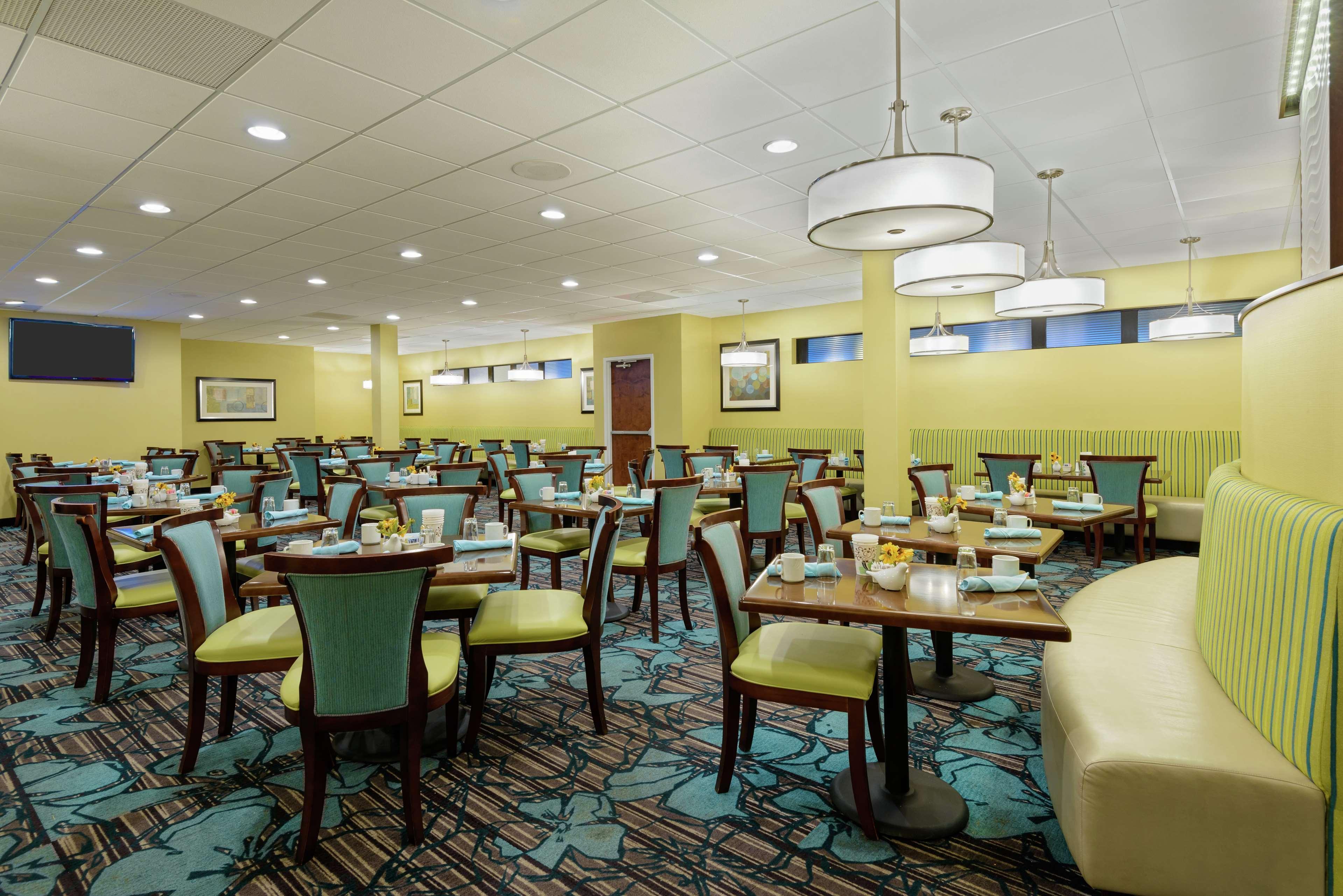 Doubletree By Hilton Richmond - Midlothian Hotel Екстериор снимка