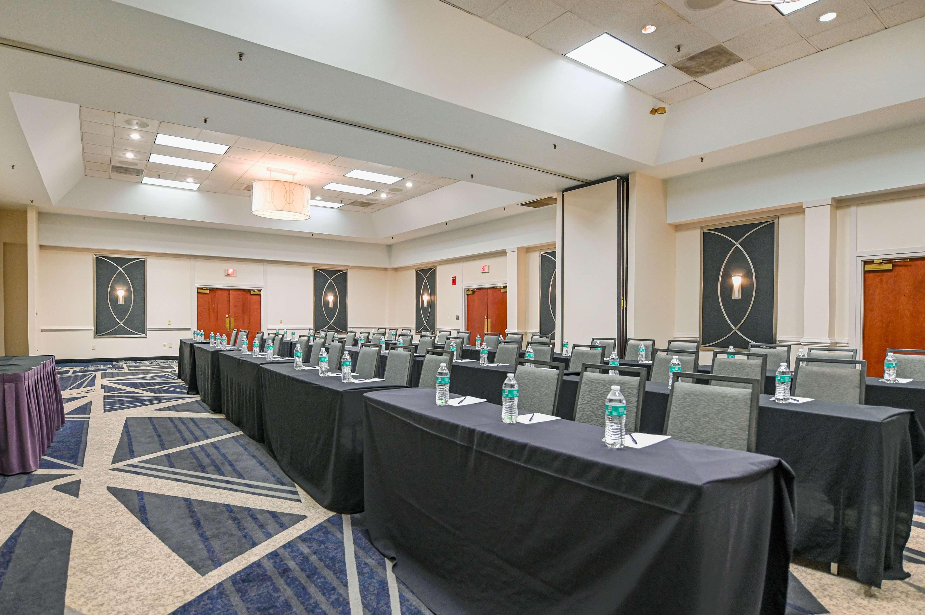 Doubletree By Hilton Richmond - Midlothian Hotel Екстериор снимка