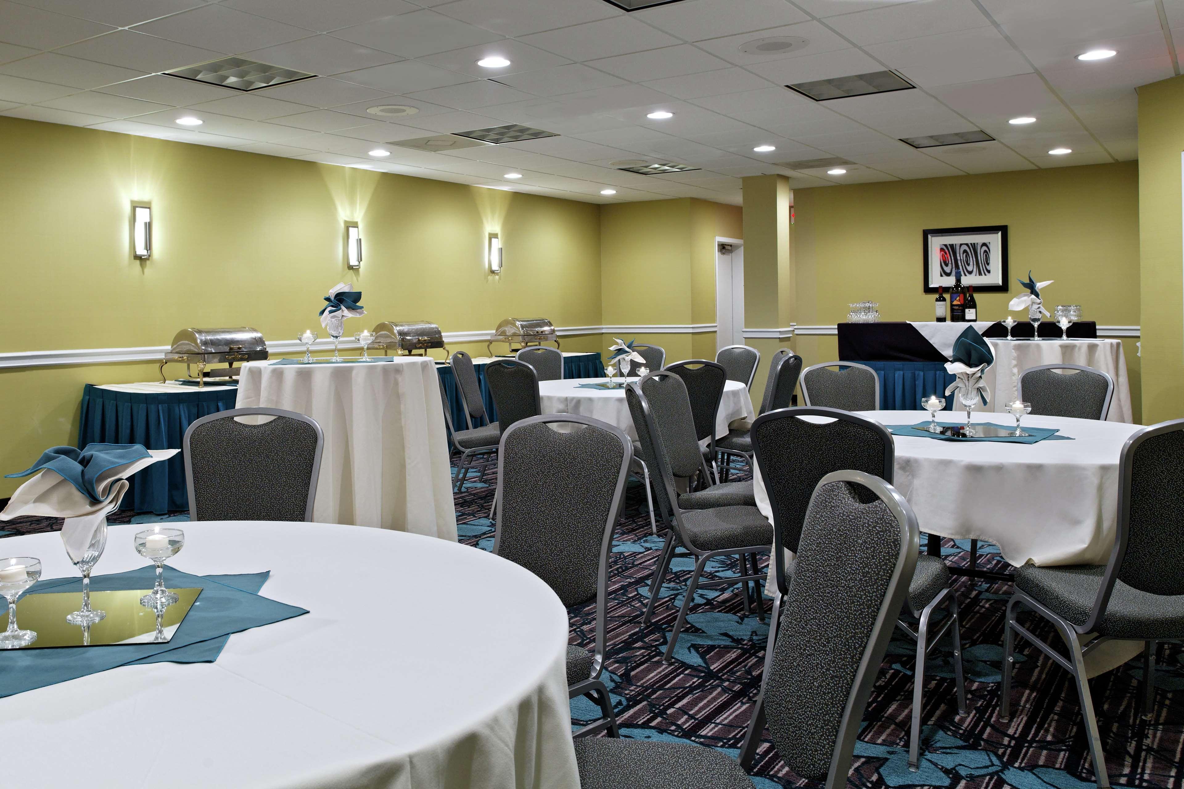 Doubletree By Hilton Richmond - Midlothian Hotel Екстериор снимка