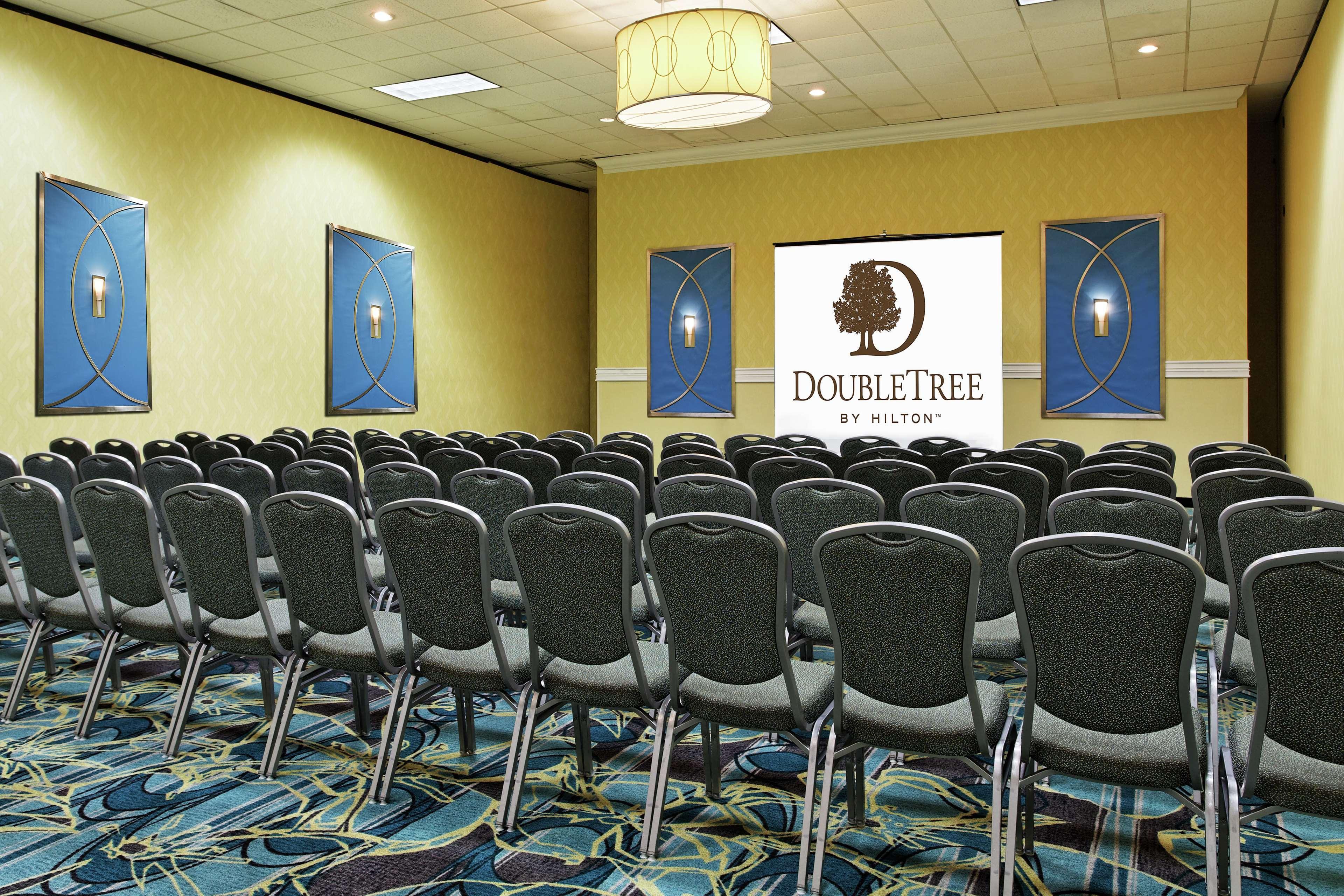 Doubletree By Hilton Richmond - Midlothian Hotel Екстериор снимка